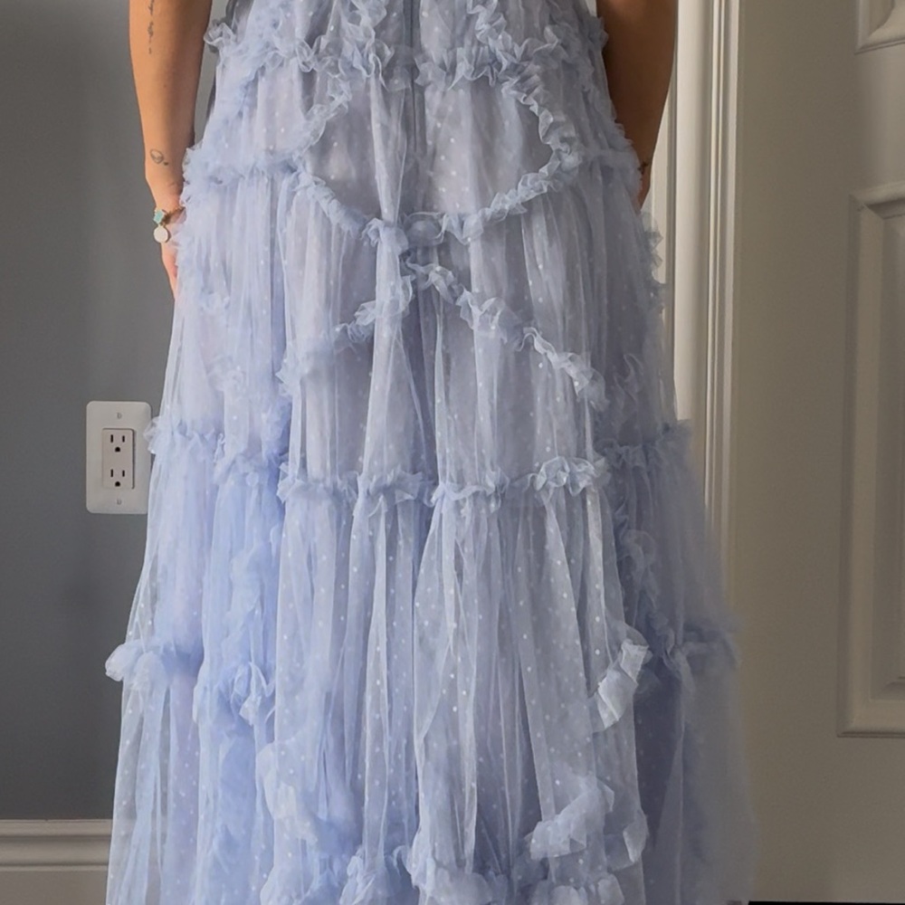 Elegant Blue Ruffled Dress - Picture 4 of 8